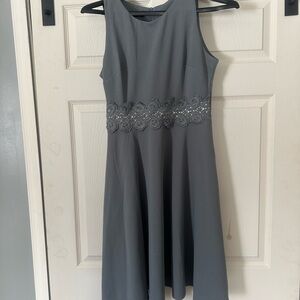 Chic Sleeveless Gray Midi Dress with Lace Detail